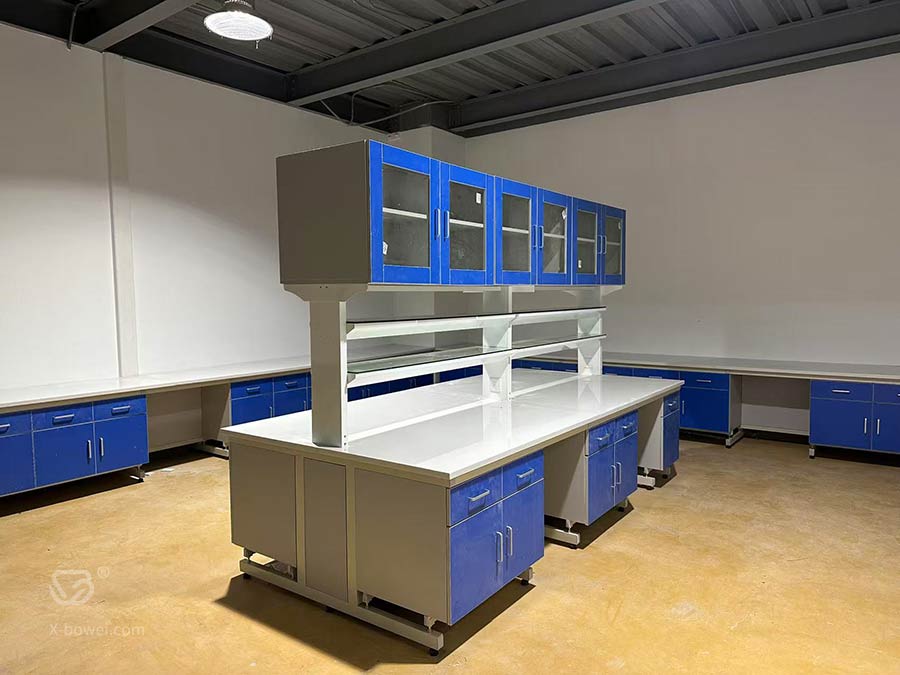 上海金山区新材料实验室实验台安装完工